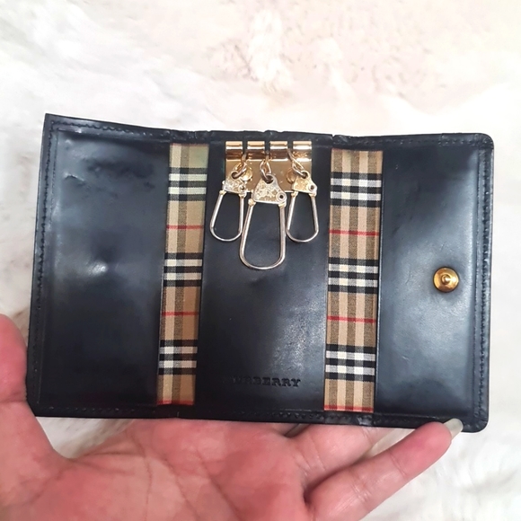 Burberry EUC 3 Key Card Holder - Picture 2 of 12